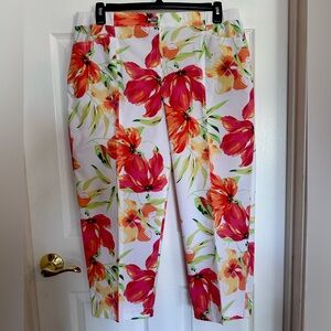 Chico’s size 3(XL/16) Tropical Crop Pants